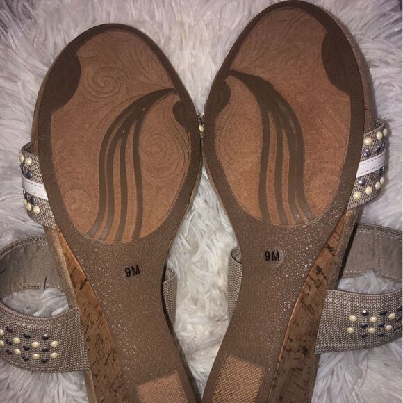 🔥Coach and Four Vonny wedges size 9M - Picture 3 of 4